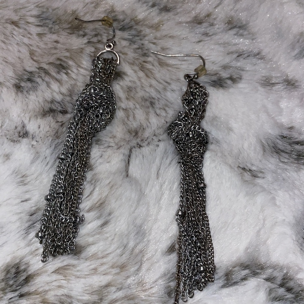 Silver chain knot dangly earrings